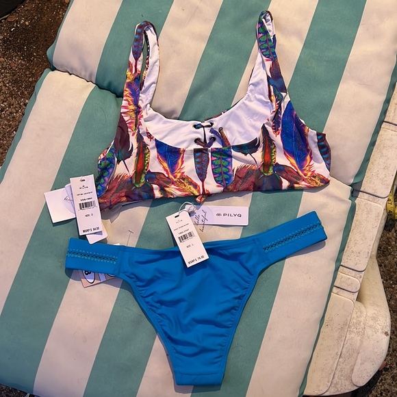 NWT PILYQ Bikini Halter Top and Stitched Tab Bottoms Size D Top and L Bottoms - Picture 4 of 8